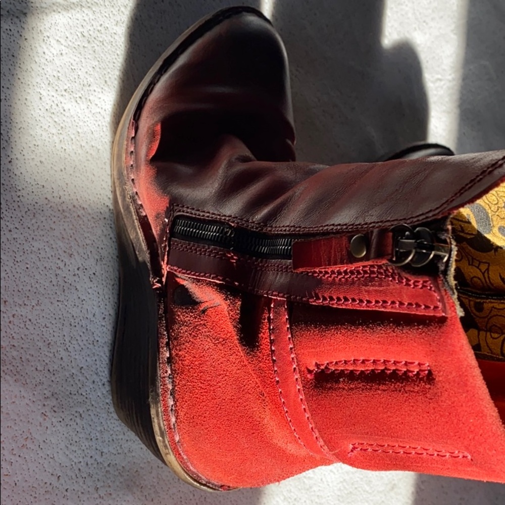 Fly London burnished toe red boots, wedge/artsy - Picture 3 of 8